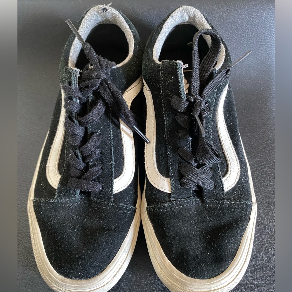 Vans skating shoes